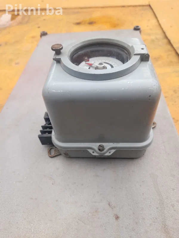Uklopni sat Iskra TKM3-01 strujomjer mjerac elektricno brojilo