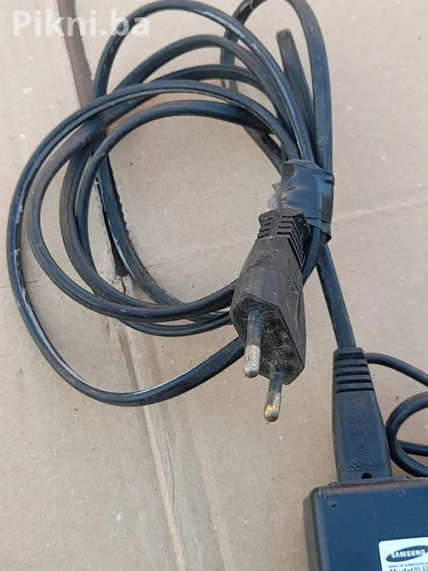 ZA PRODAJU: ORIGINAL SAMSUNG ADAPTER 19V / 3.47A (66W) PUNJAČ