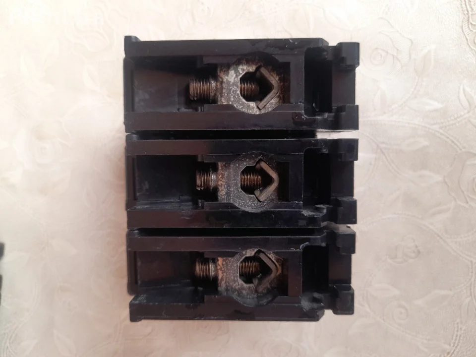 Kontaktor Thomas betts tb315 15A sklopka tropolni prekidac