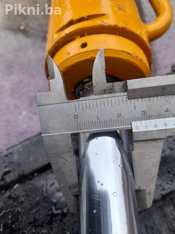 Hidraulicni cilindar klip 45cm traktor bager utovarivac skip Mf