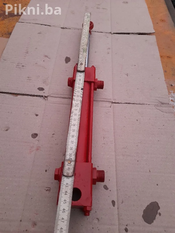 Hidraulicni cilindar klip dvosmerni radni hod 14cm