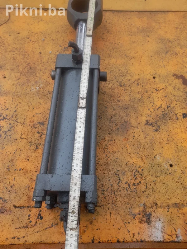 Hidraulični cilindar klip dvosmerni 57cm radni hod 13 cm