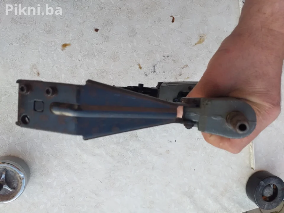 Prodajem pneumatsku heftaricu SENCO SKS 16 7/8"-1-1/2