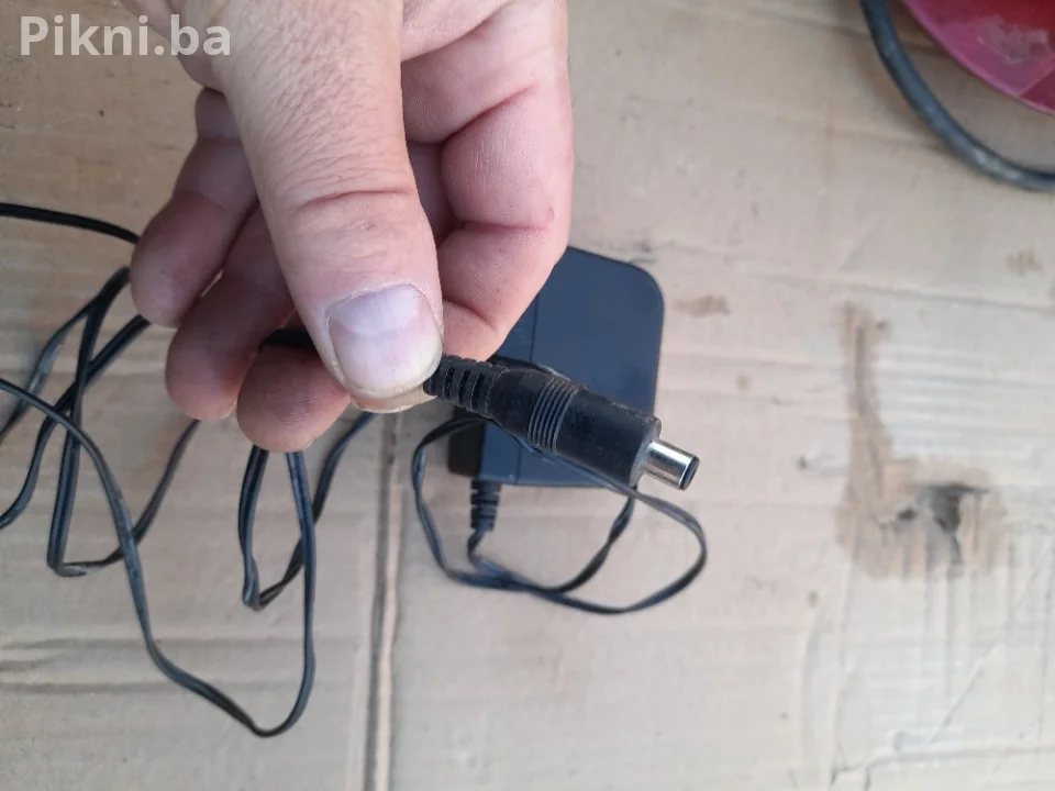 Adapter DVE 12V 2A - Switching Ispravljač - Punjač 12 Volti