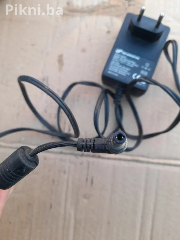 PRODAJEM: Adapter FSP Group 12V 1.5A sa Ugrađenim Prekidačem
