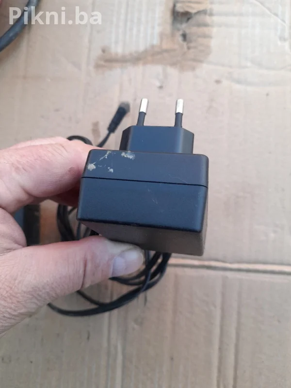 PRODAJEM: Adapter FSP Group 12V 1.5A sa Ugrađenim Prekidačem