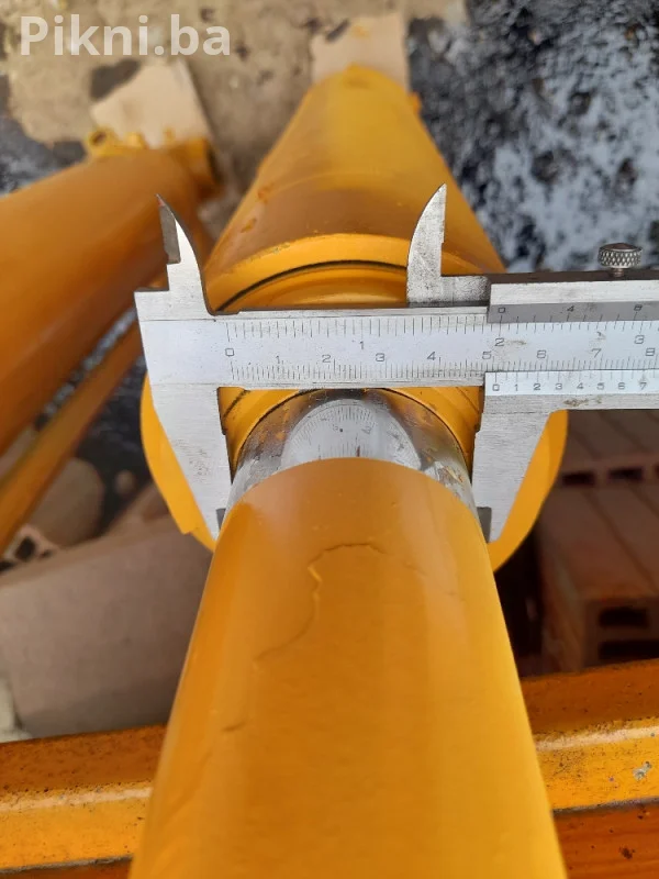 Hidraulicni cilindar klip 128cm bager traktor utovarivac skip