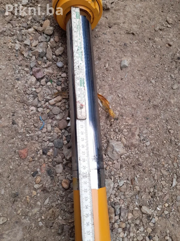Hidraulicni cilindar klip 128cm bager traktor utovarivac skip