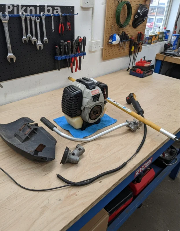 Dijelovi za trimer Ryobi RBC-40SB (40cc) - Motor ispravan!