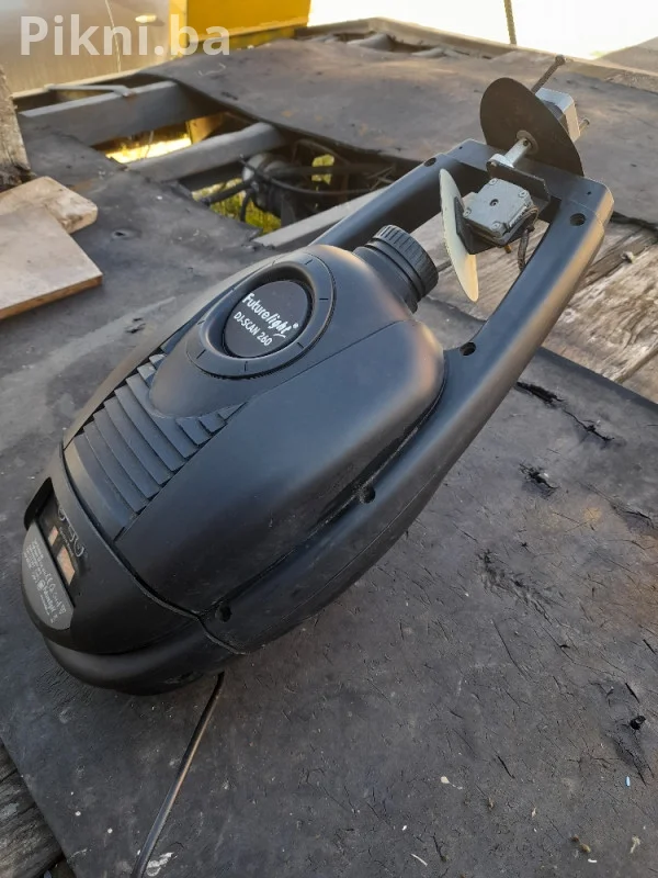 PROFESIONALNI DJ SKENER Futurelight DJ-SCAN 260 (DMX - Ispravni M