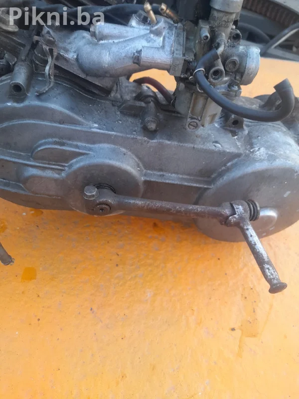 Masina skuter honda AF22 49CM motor dijelovi