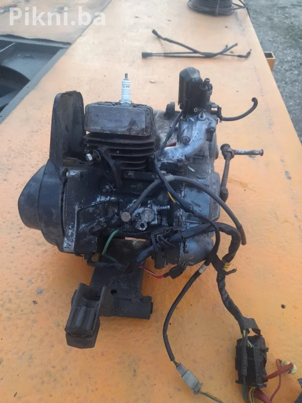 Masina skuter honda AF22 49CM motor dijelovi