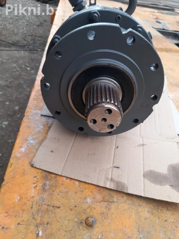 Hidromotor sa reduktorom BREVINI hidro motori bager buldozer skip