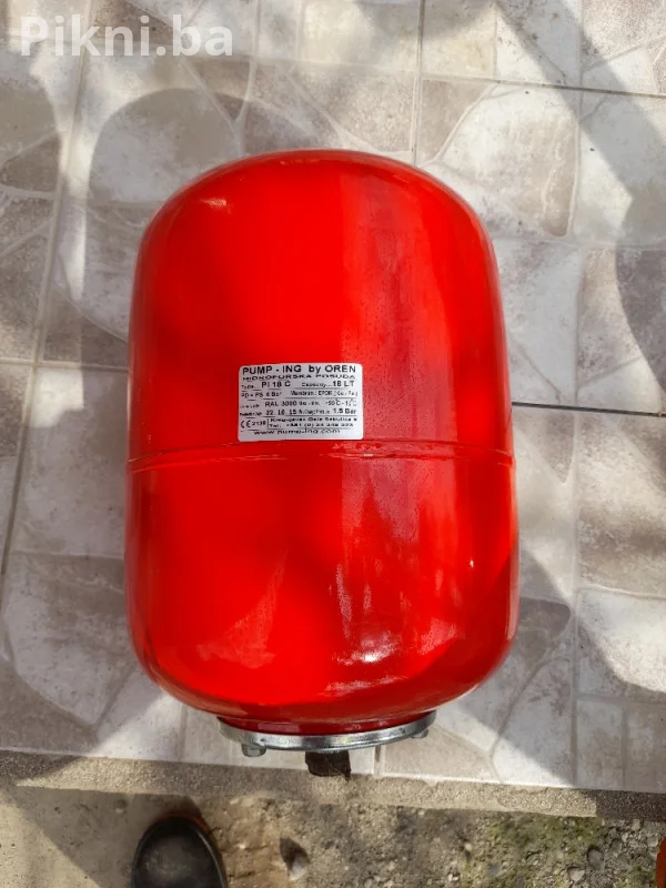 Boca hidrofor 18l hidropak pumpa za vodu ekspozivna posuda