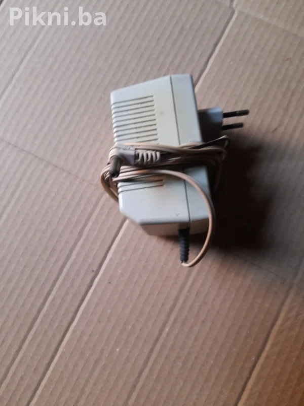 GRIVA E15 AUDIOTEL Naponski Adapter - 15V AC 1A - punja pretvarač napona