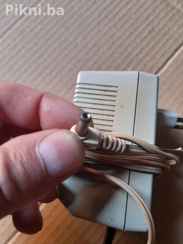 GRIVA E15 AUDIOTEL Naponski Adapter - 15V AC 1A - punja pretvarač napona