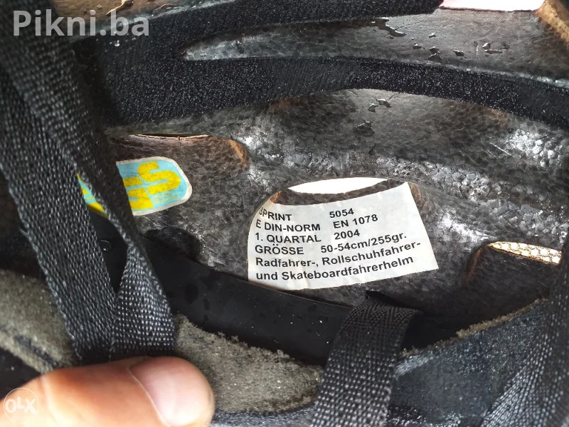 BRZA PRODAJA! Atraktivan biciklistički rolerski šljem Karnten