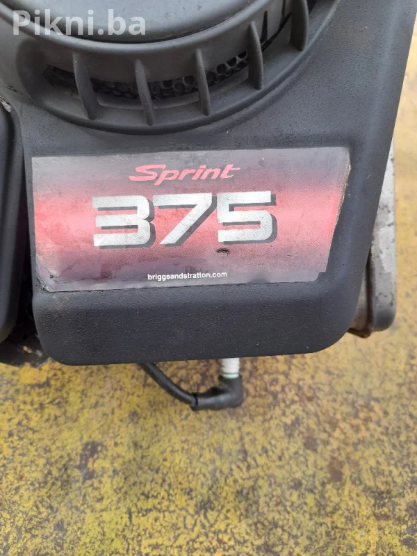 BRZA PRODAJA: Motor za Kosačicu Briggs & Stratton Sprint 375  kosilice