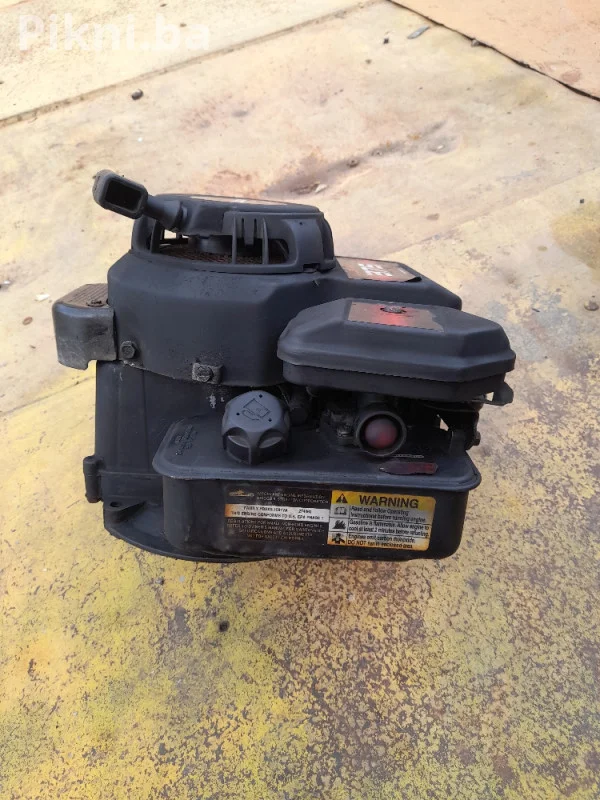 BRZA PRODAJA: Motor za Kosačicu Briggs & Stratton Sprint 375  kosilice