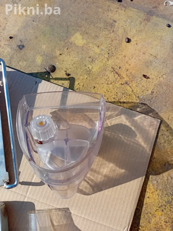 delovi plastike Saeco Incanto aparat za kafu kafeaparati Na upit