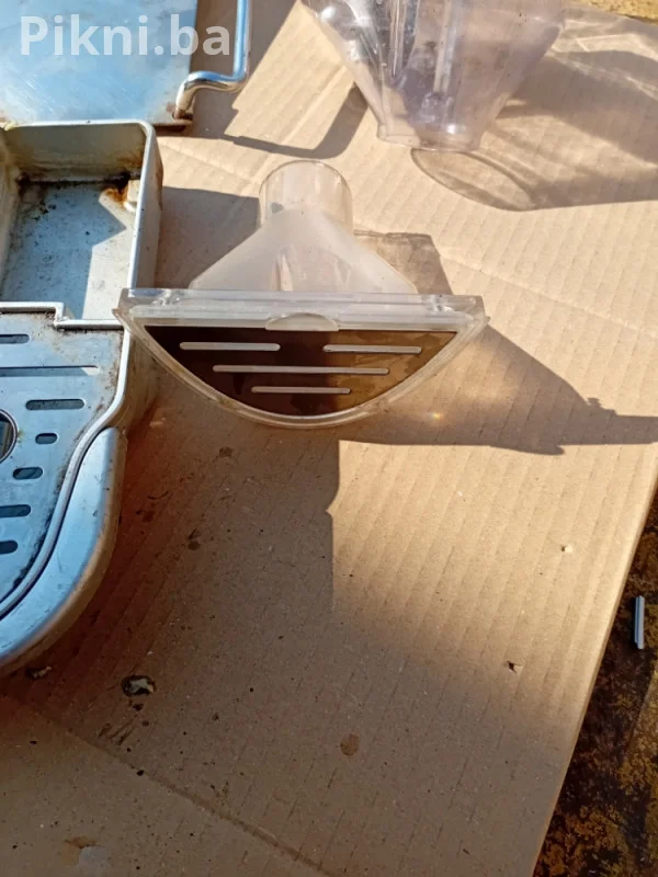 delovi plastike Saeco Incanto aparat za kafu kafeaparati Na upit