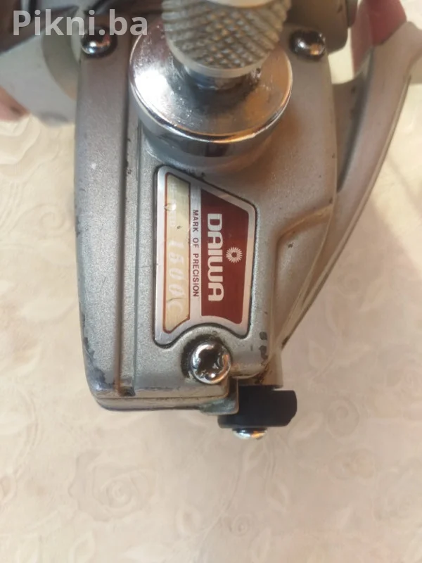 DAIWA 5000C Mašinica za Ribolov - Puknut Nosač ( Za dijelove/popravak )