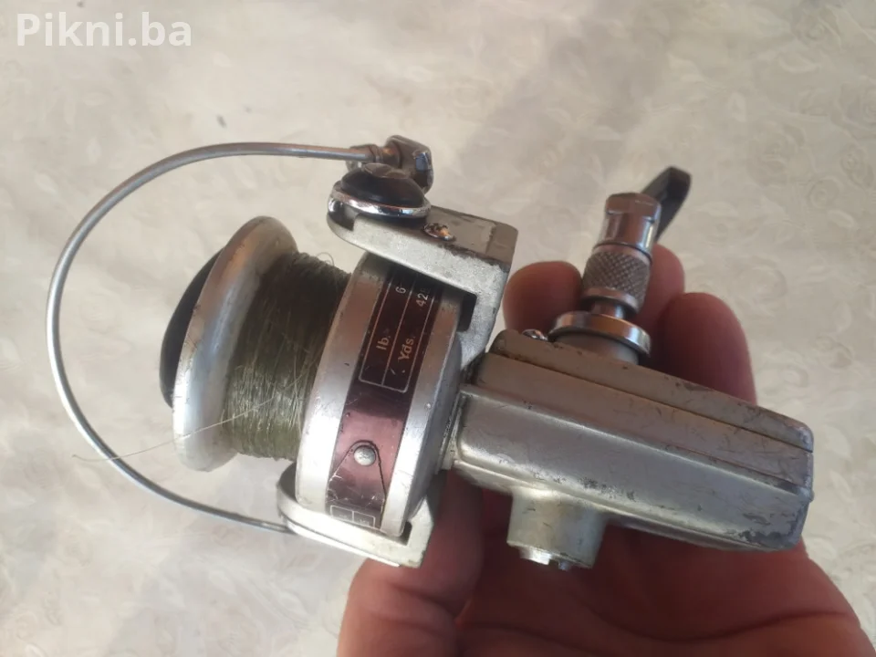 DAIWA 5000C Mašinica za Ribolov - Puknut Nosač ( Za dijelove/popravak )