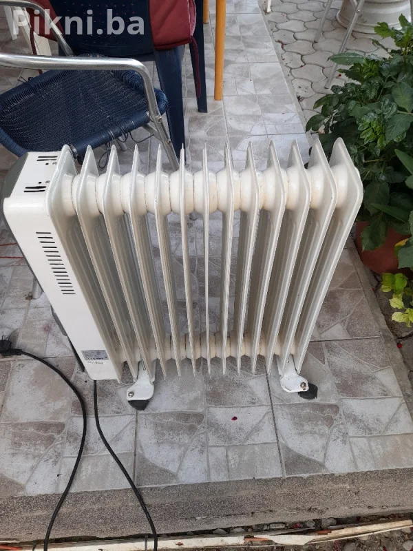 Uljani radiator grijalica Vivax 2500+400W ventilatorom - odličan