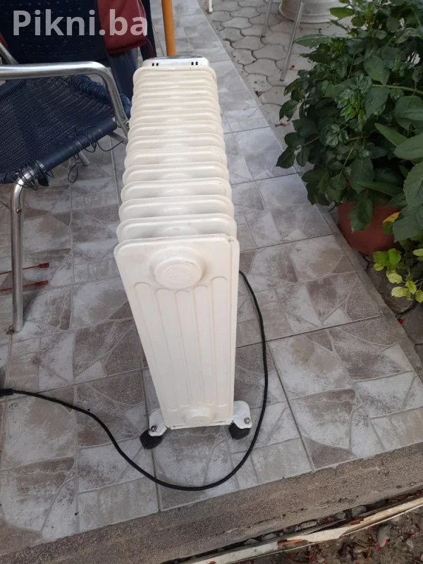 Uljani radiator grijalica Vivax 2500+400W ventilatorom - odličan