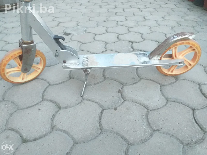 BRZA PRODAJA! Romobil sa velikim kotačima 200mm Pogodan za odrasle