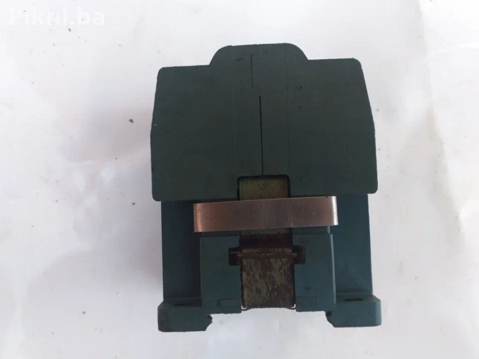Kontaktor ISKRA KO53 16A 220v sklopka prekidac