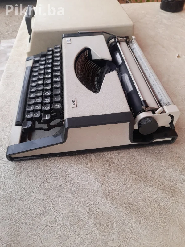 RASPRODAJA! VINTAGE PISAĆA MAŠINA IBM/UNIS (Bugojno)