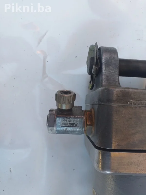Pneumatski FESTO cilindar klip radni 11cm