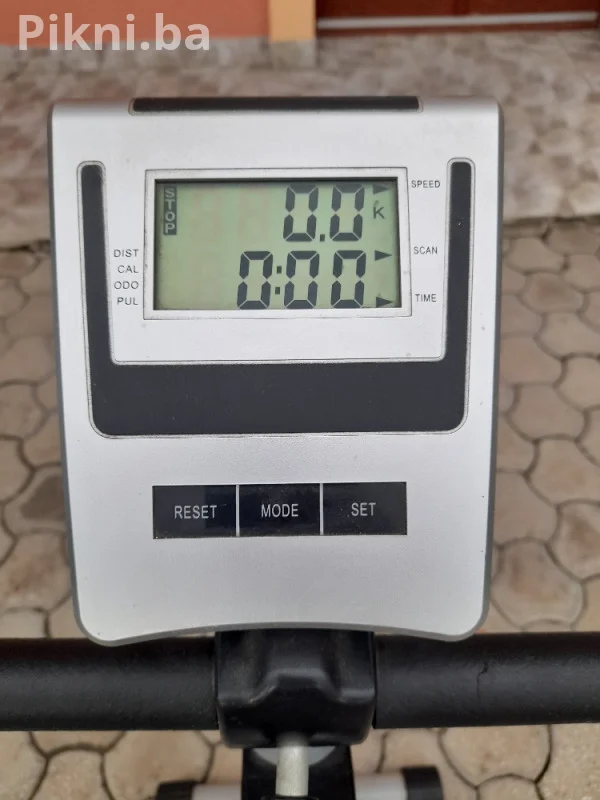Sobno biciklo fitnes vežbanje bicikla