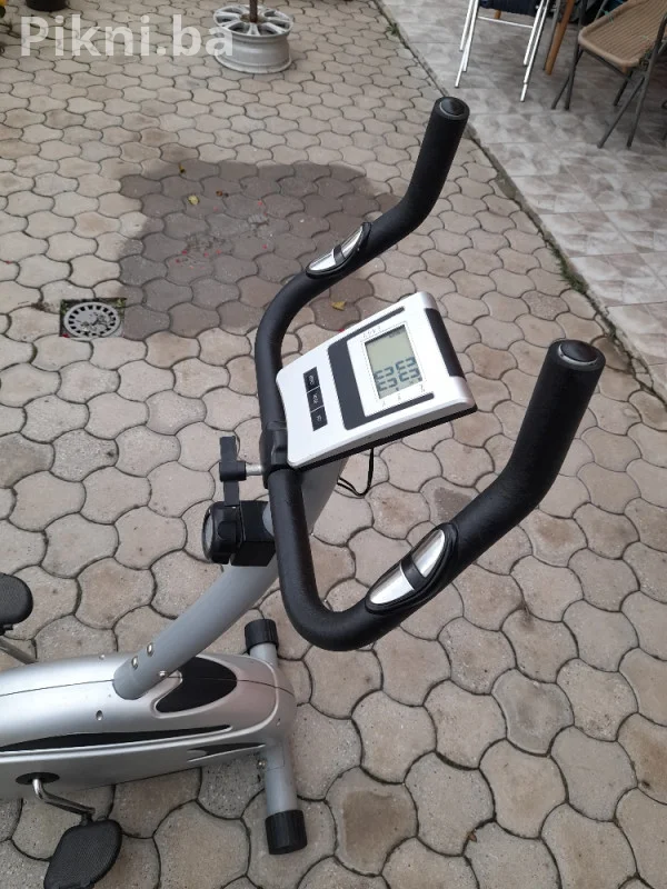 Sobno biciklo fitnes vežbanje bicikla