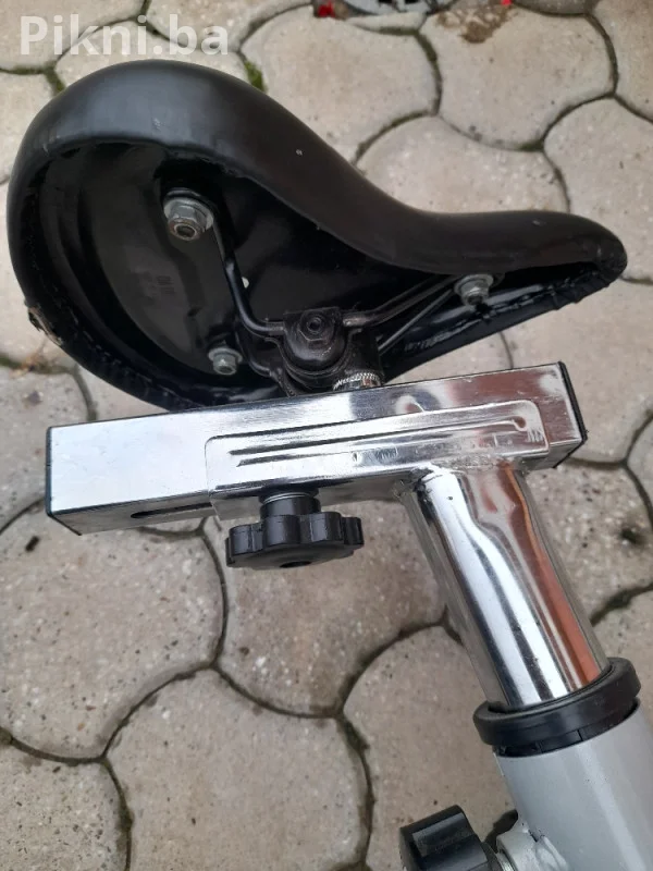 Sobno biciklo fitnes vežbanje bicikla