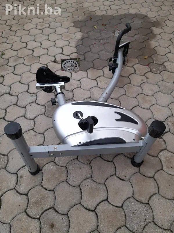 Sobno biciklo fitnes vežbanje bicikla