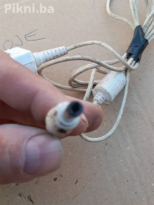 OGLAS ZA PRODAJU: ORIGINAL DELTA ADAPTER 20V DC / 2A (40W) PUNJAČ