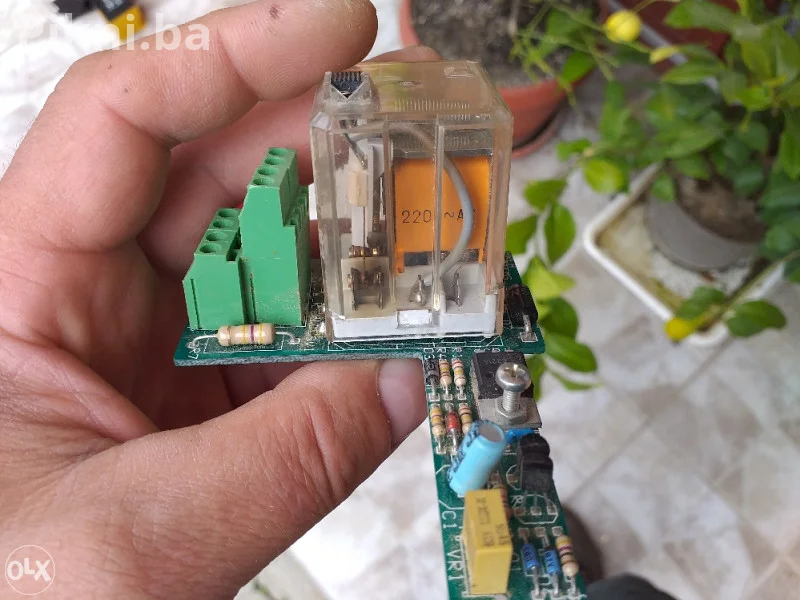 Elektro rele releji 220v