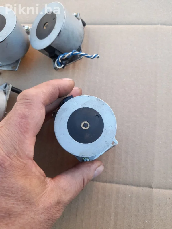 Oglas za prodaju koračnih motora (Stepper Motor) ELEKTO MOTORI MOTOR
