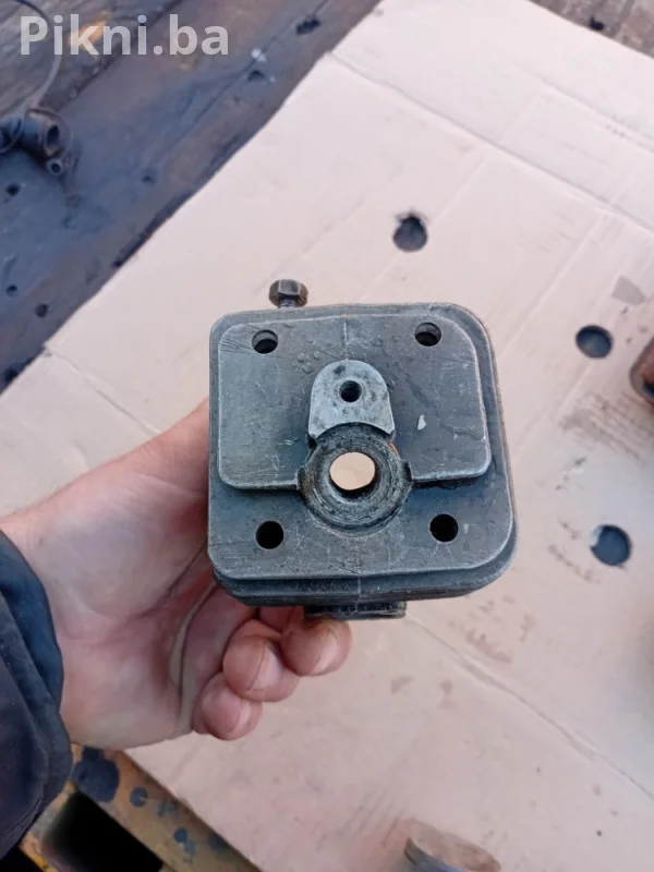 Klip cilinder stublina stihl 08 motorne pile motorke dijelovi