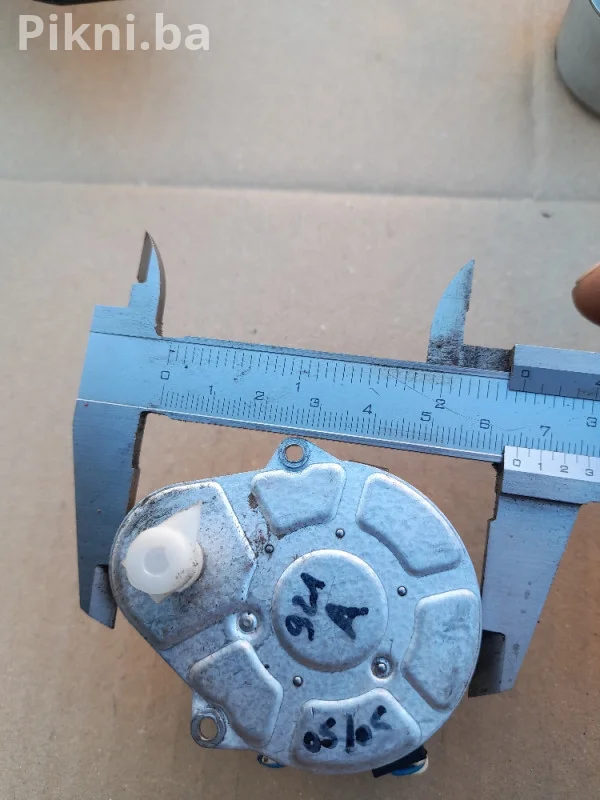 Korak-Motor sa Reduktorom (Carrier Step Motor) MS5A451/MS5 ELEKTROMOTORI