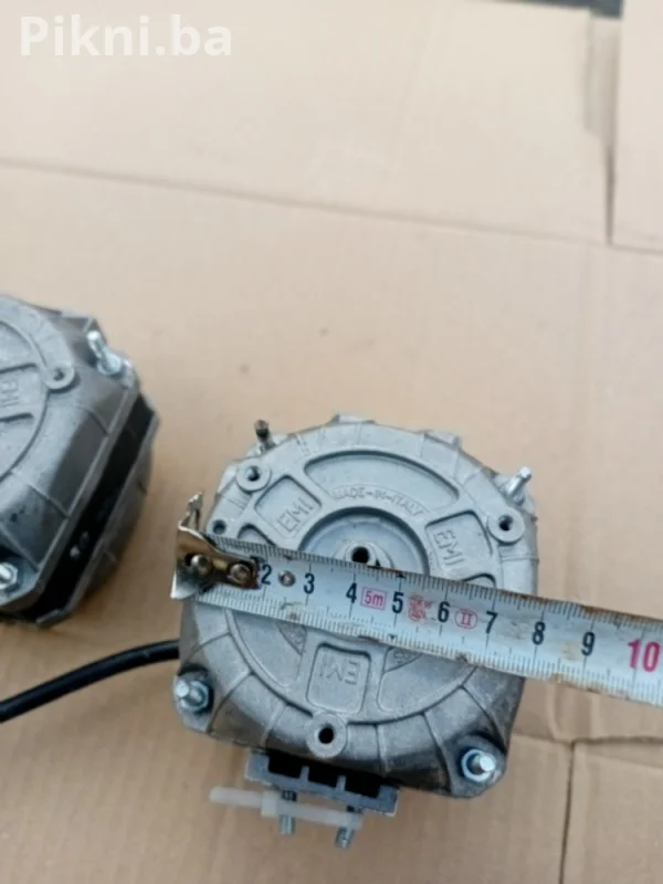 Elektro motor 10/40w 1300/1550obr 220v elektromotori ITALY