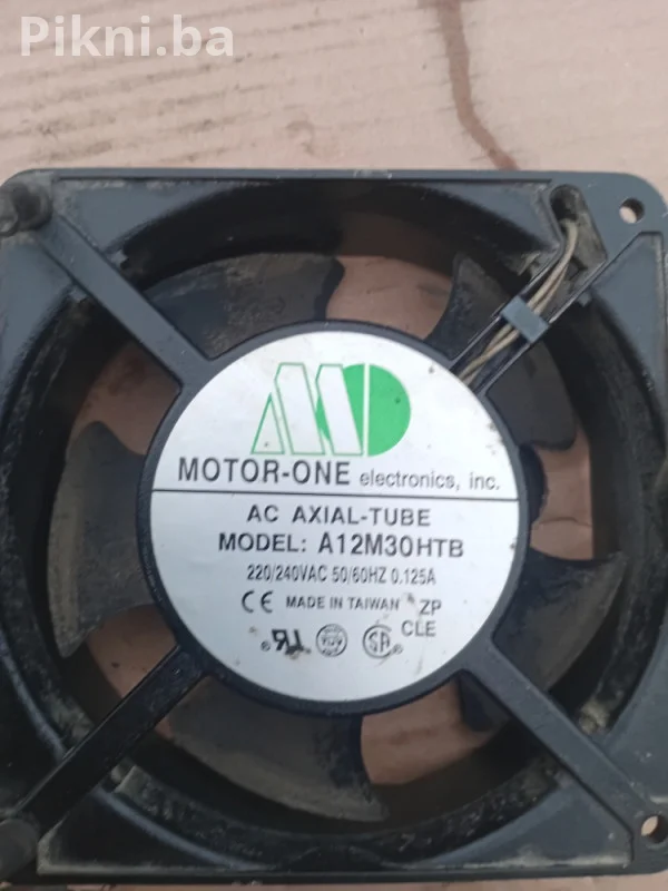 Ventilator turbina 12x12x4cm 220v elektro motor elektromotori