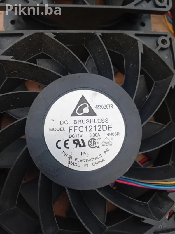 HITNA PRODAJA: Industrijski/Serverski Ventilatori (5 kom) - Delta