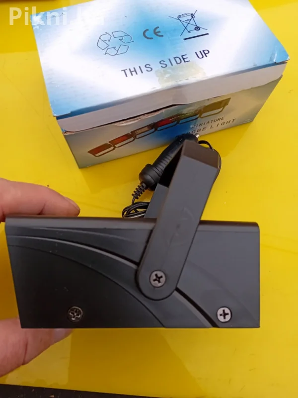 MEGA PONUDA! Mini Stroboskop/Rotacija Lampe (12V) / Idealno alarm