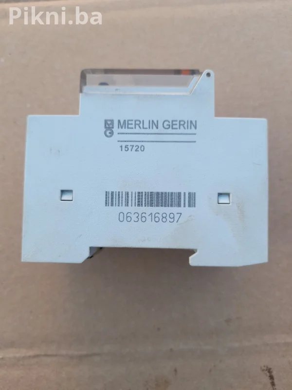 MERLIN GERIN Digitalni Tajmer / Vremenski Prekidač (230V, 16A)