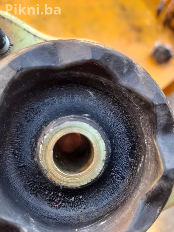 Šolja prednjeg amortizera FORD TRANSIT TOPRAN 301 403 Novo