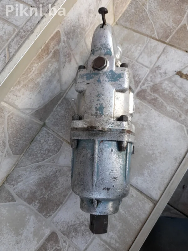 YOKOTA YW-32C pneumatski pištolj odvijač - kamionski samo 400km