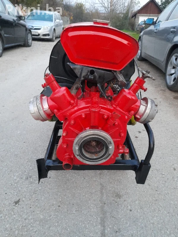 PROFESIONALNA VATROGASNA PUMPA ROSENBAUER - VW Buba Motor